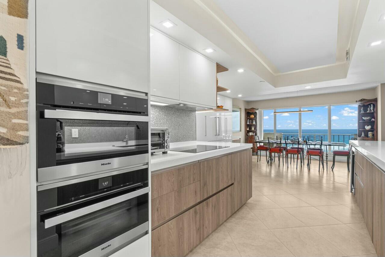 4001 North Ocean Boulevard, Unit 1602 Boca Raton, FL 33431 - Photo 8 of 39 KITCHEN