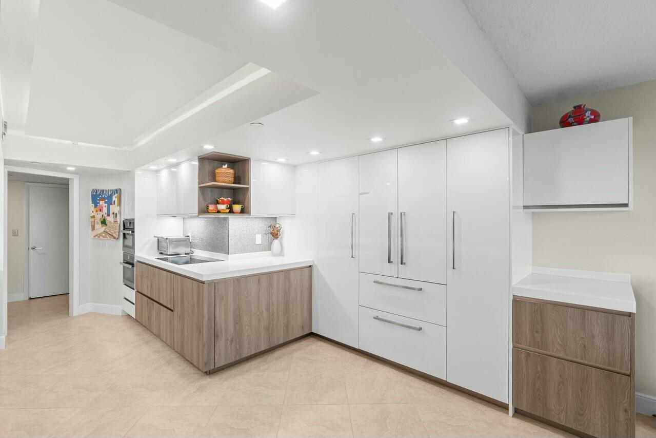 4001 North Ocean Boulevard, Unit 1602 Boca Raton, FL 33431 - Photo 9 of 39 KITCHEN
