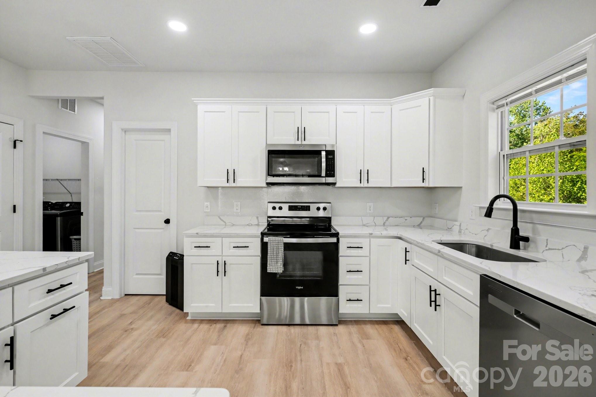 5305 Ridgefall Road Greensboro, NC 27410 - Photo 11 of 28