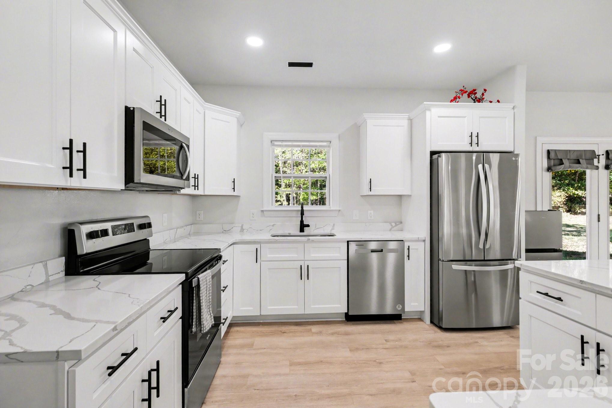 5305 Ridgefall Road Greensboro, NC 27410 - Photo 12 of 28
