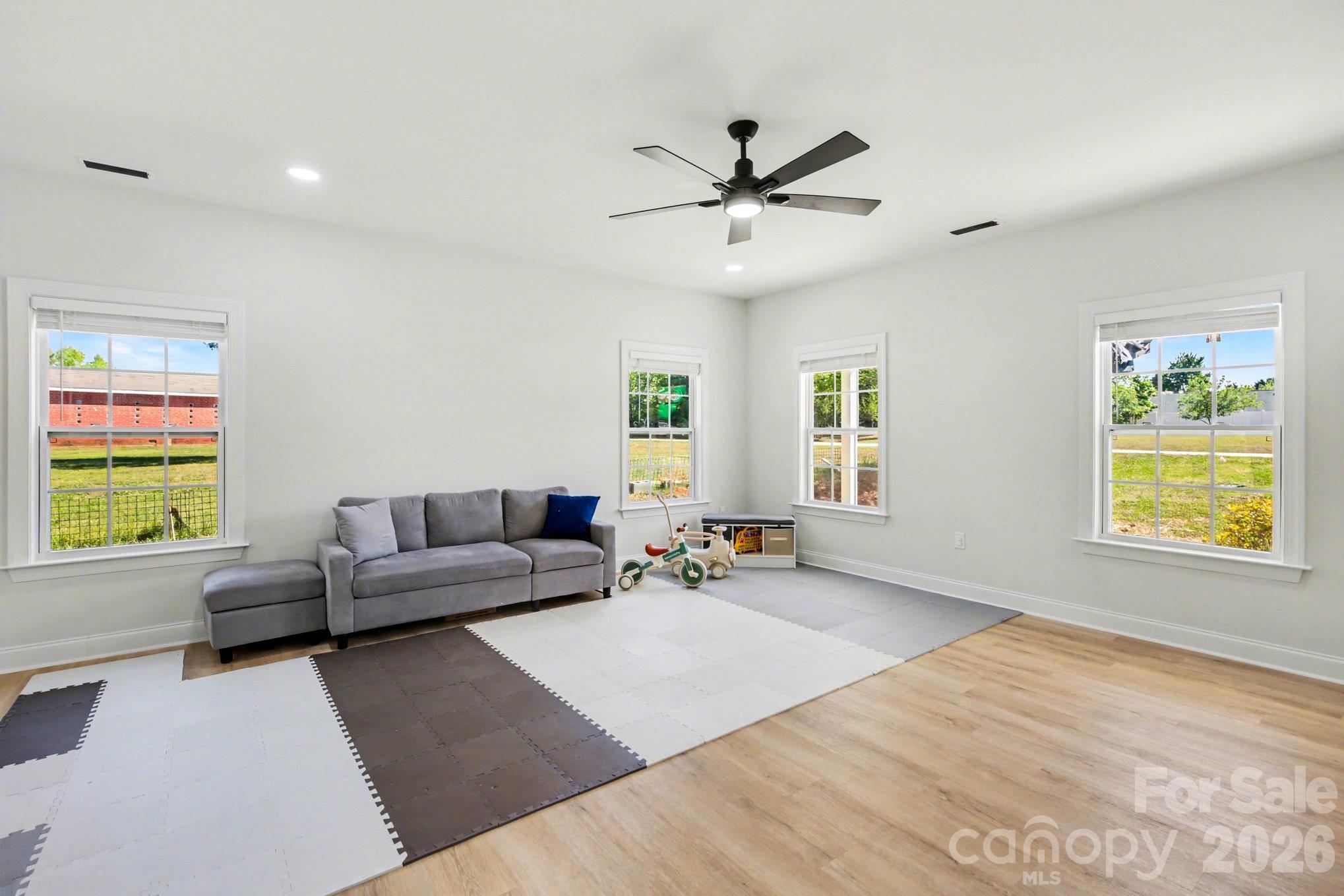 5305 Ridgefall Road Greensboro, NC 27410 - Photo 8 of 28