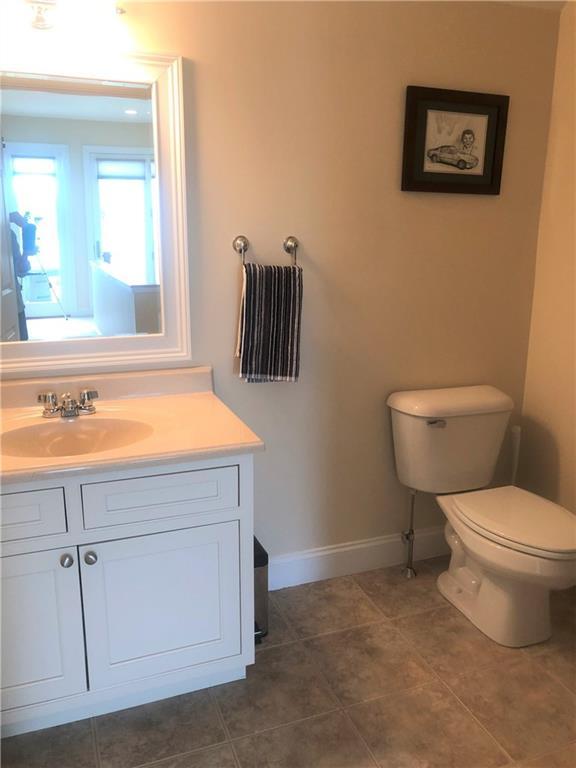 15 Abbey Road, Unit 15 Brunswick, ME 04011 - Photo 24 of 29 Third-floor bathroom.