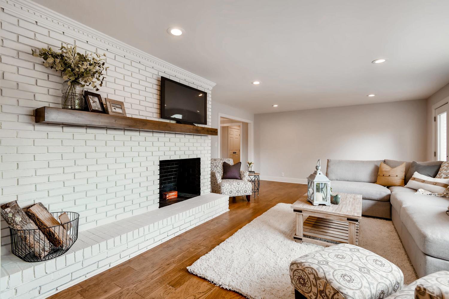 2213 Bowman Road Franklin, TN 37064 - Photo 5 of 28 one of two fireplaces!