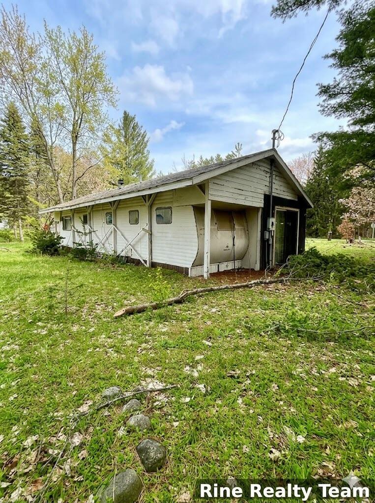 10624 West 22 1/2 Road Mesick, MI 49668 - Photo 3 of 28 10624 W 22 121