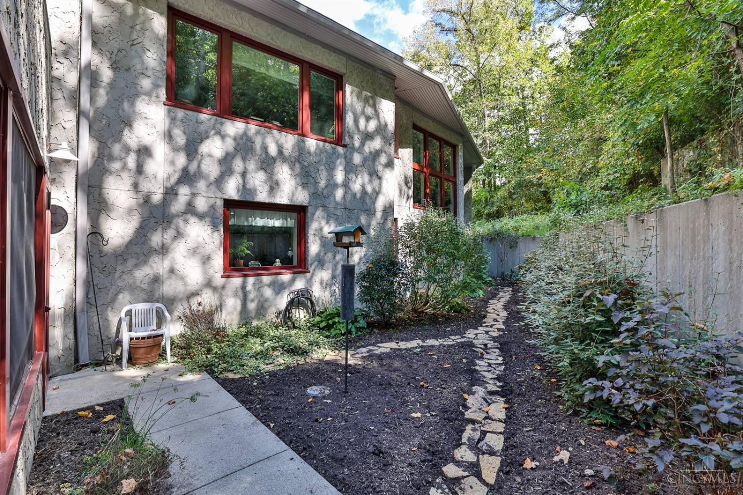 401 West Galbraith Road Wyoming, OH 45215 - Photo 45 of 55