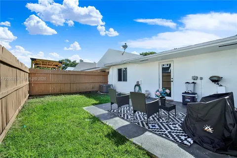 $525,000 | 4260 Southwest 68th Court, Miami, FL 33155