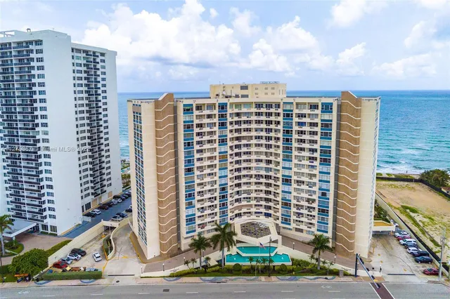 $459,800 | 3180 South S Ocean Drive, Unit 414, Hallandale Beach, FL 33009
