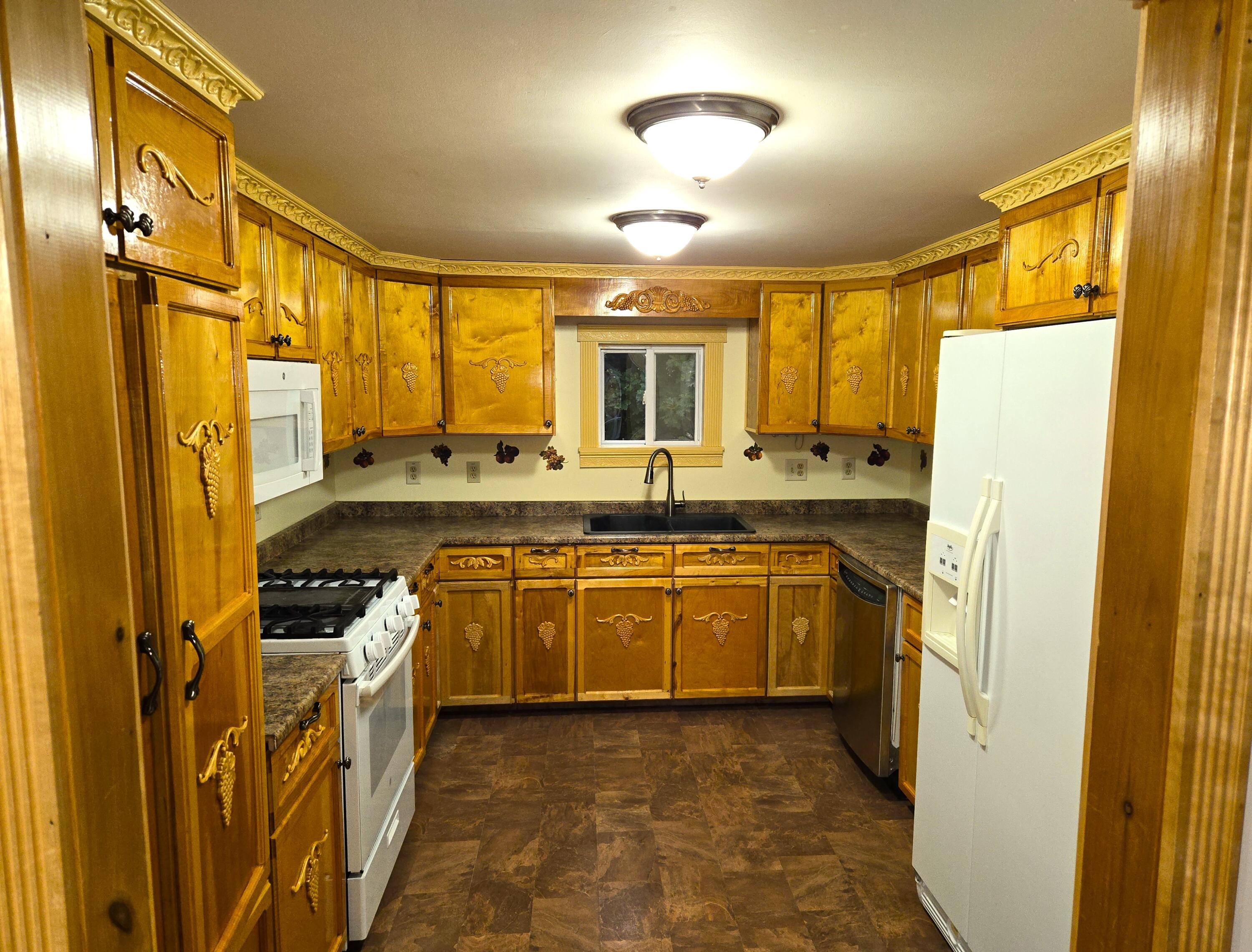 292 Snows Corner Road Orrington, ME 04474 - Photo 3 of 14 Main Kitchen
