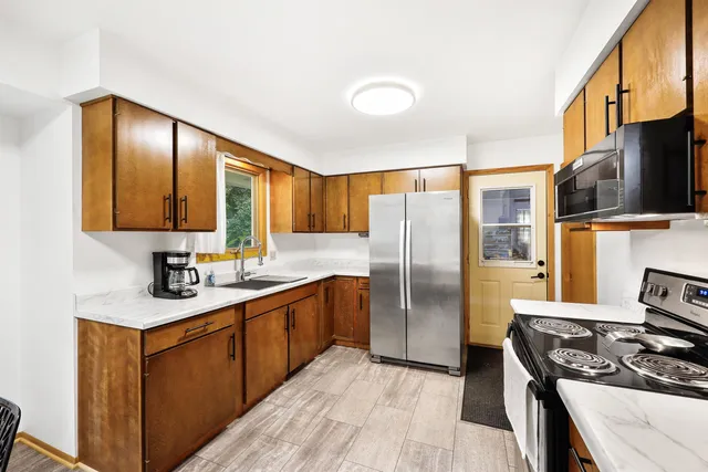 $2,400 | 2728 Florann Drive, Madison, WI 53711