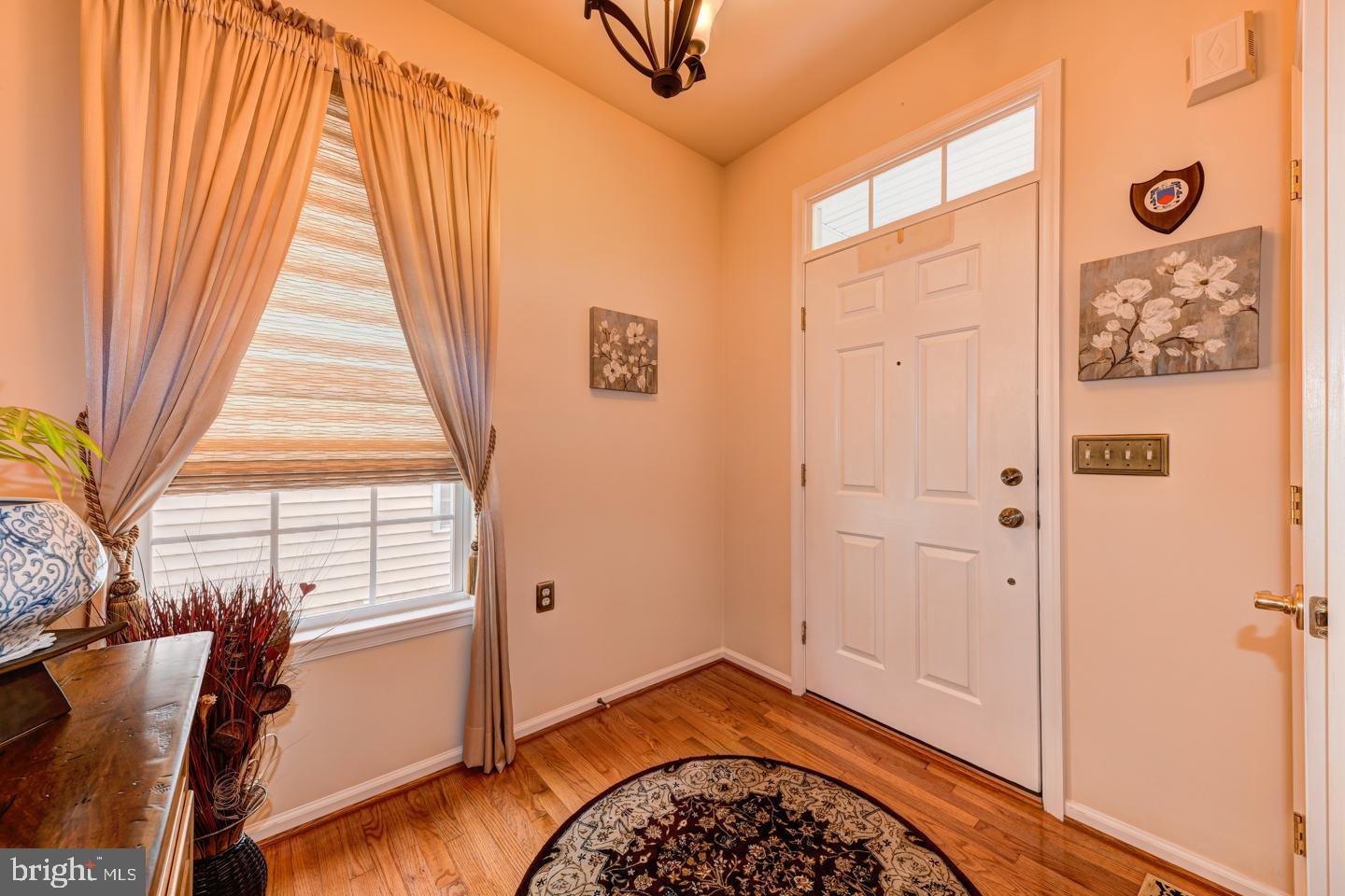 922 Harrison Lane Warminster, PA 18974 - Photo 2 of 36 Foyer