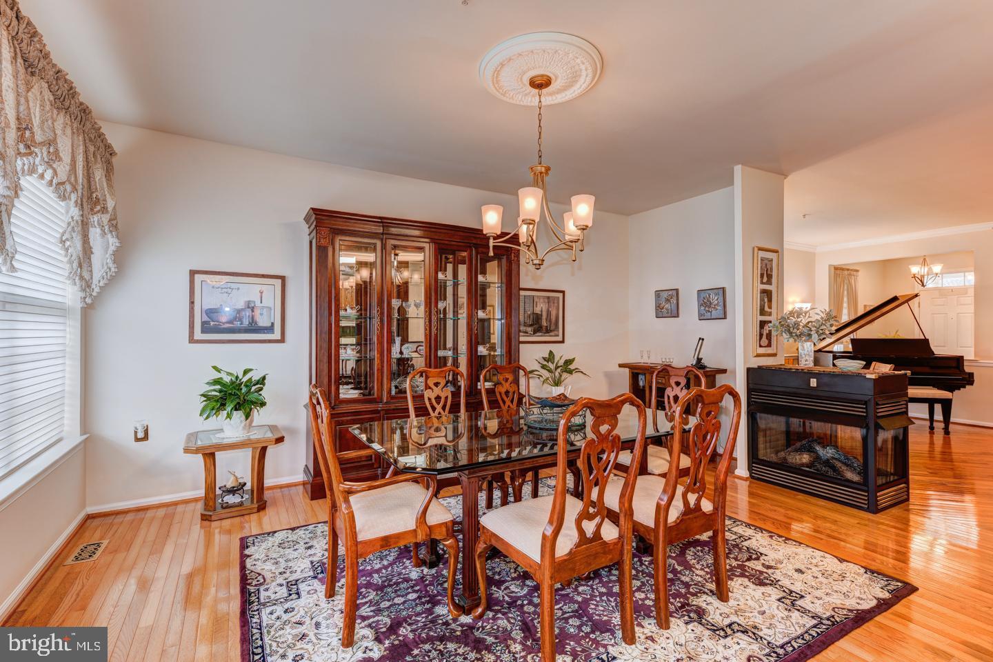 922 Harrison Lane Warminster, PA 18974 - Photo 11 of 36 Dining Room