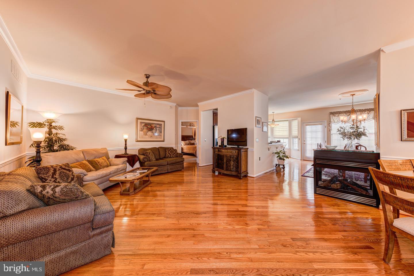 922 Harrison Lane Warminster, PA 18974 - Photo 3 of 36 Living Room