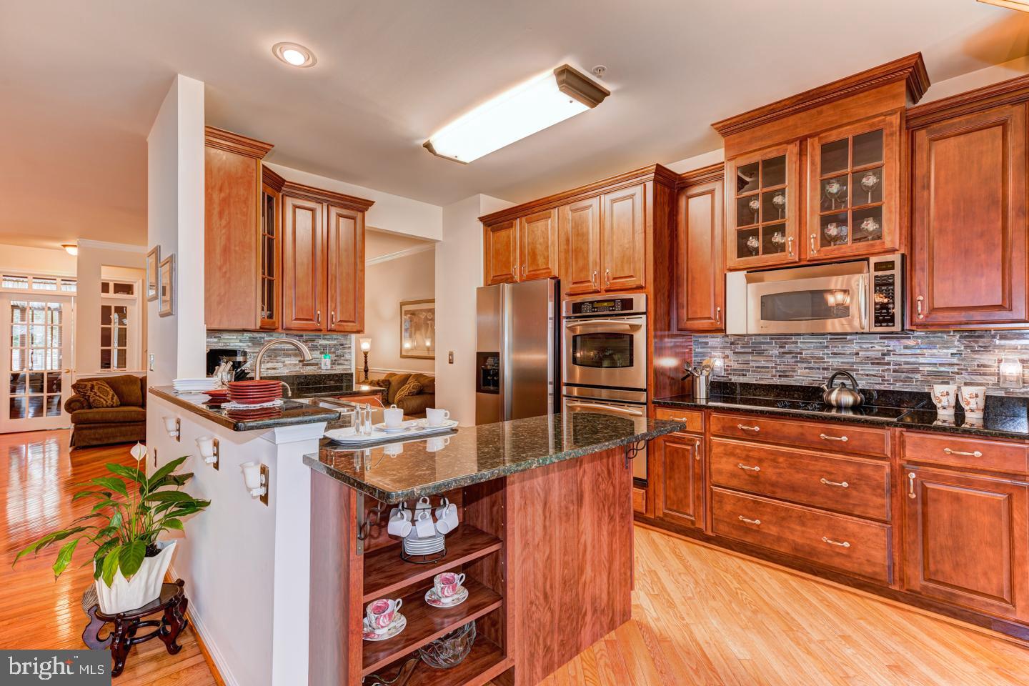 922 Harrison Lane Warminster, PA 18974 - Photo 9 of 36 Kitchen