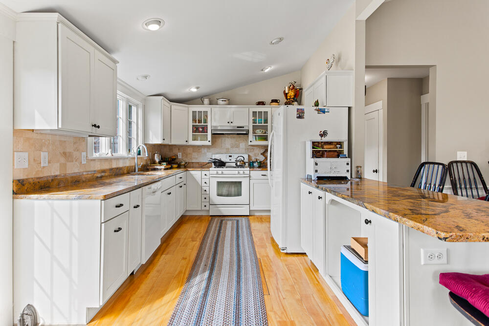 63 Sisson Road Harwich Port, MA 02646 - Photo 3 of 50 63 Sisson Unit B Lo Res-18