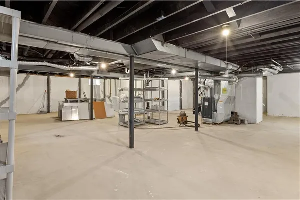 $619,000 | 4808 West 77th Terrace, Prairie Village, KS 66208
