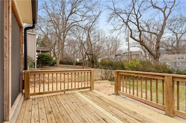 $619,000 | 4808 West 77th Terrace, Prairie Village, KS 66208
