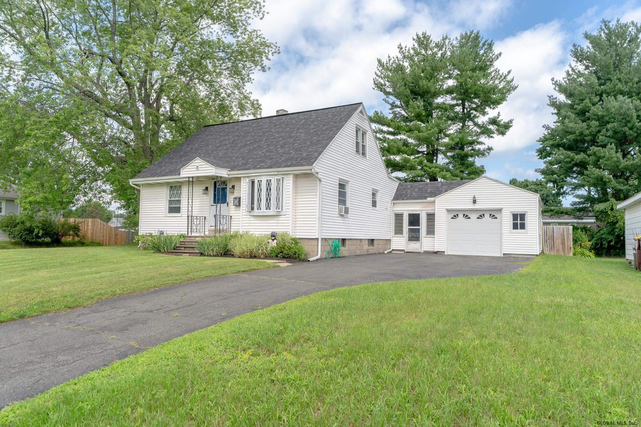 10 Rondack Road Colonie, NY 12205 - Photo 1 of 27 Photo 1