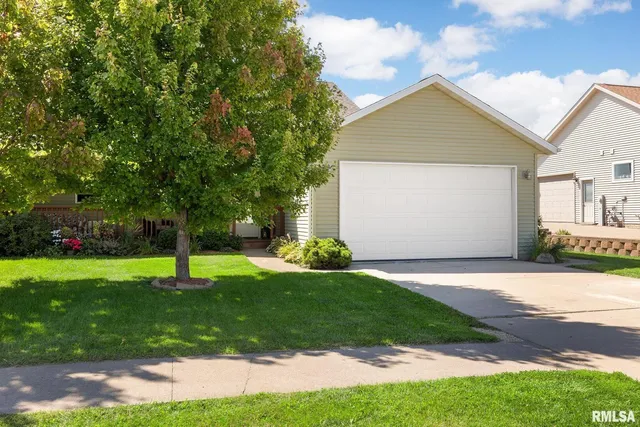 $280,000 | 211 Summit Drive, Tipton, IA 52772
