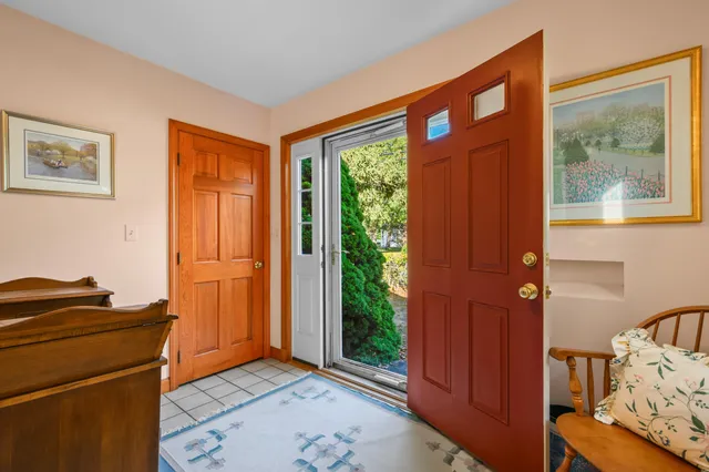 $700,000 | 17 South Street, South Yarmouth, MA 02664