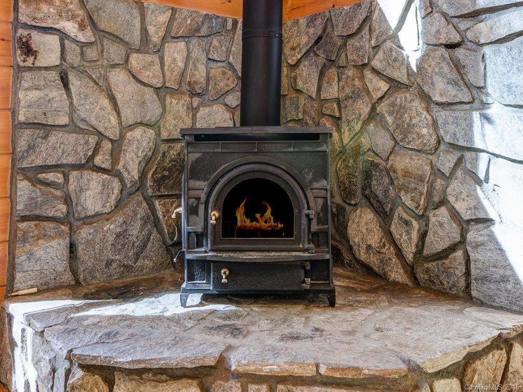 1307 Firefly Road Whittier, NC 28789 - Photo 7 of 24 Gallery Image 7