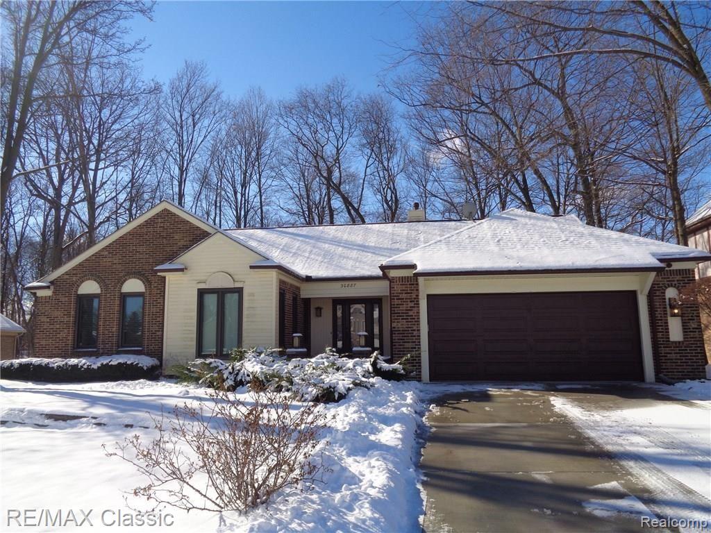 30887 Country Ridge Circle Farmington Hills, MI 48331 - Photo 2 of 30