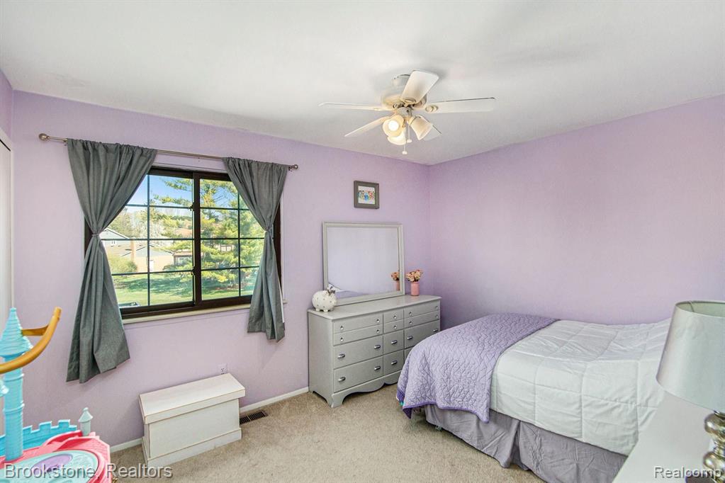 744 Baker Street Rochester Hills, MI 48307 - Photo 27 of 38
