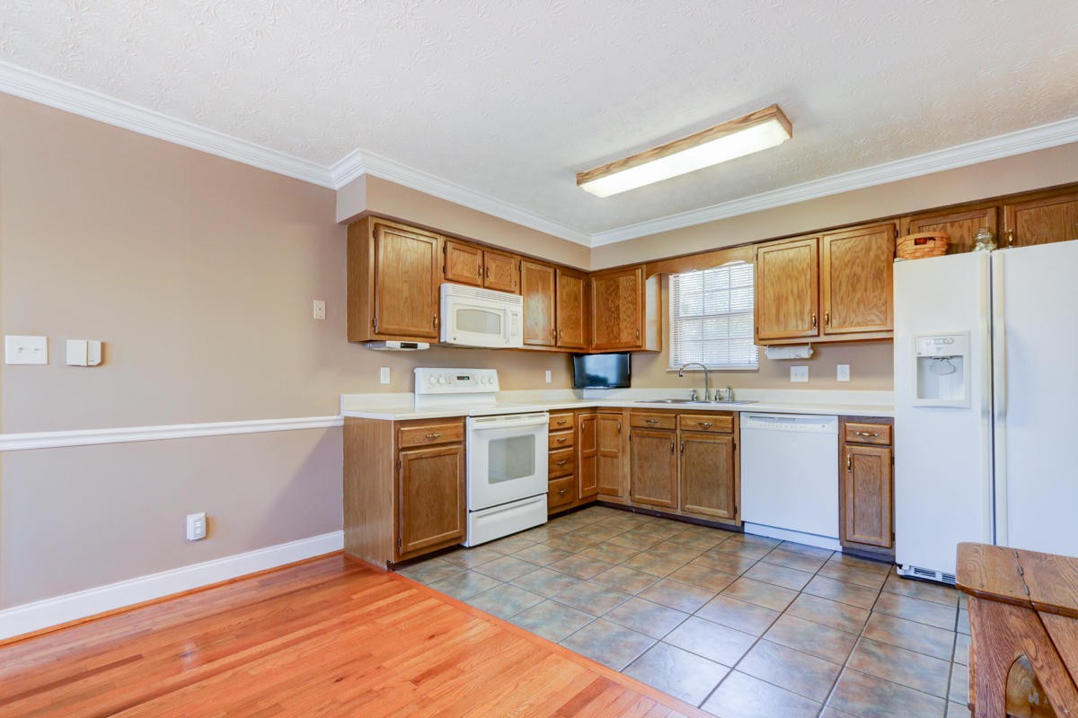 7033 Chartwell Road Knoxville, TN 37931 - Photo 8 of 15 Gallery Image 8