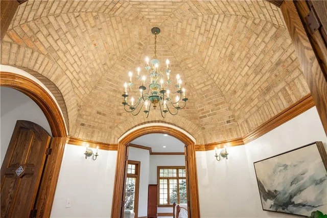 a view of entryway with a mirror