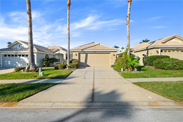 $335,000 | 9089 St Andrews Way, Mount Dora, FL 32757