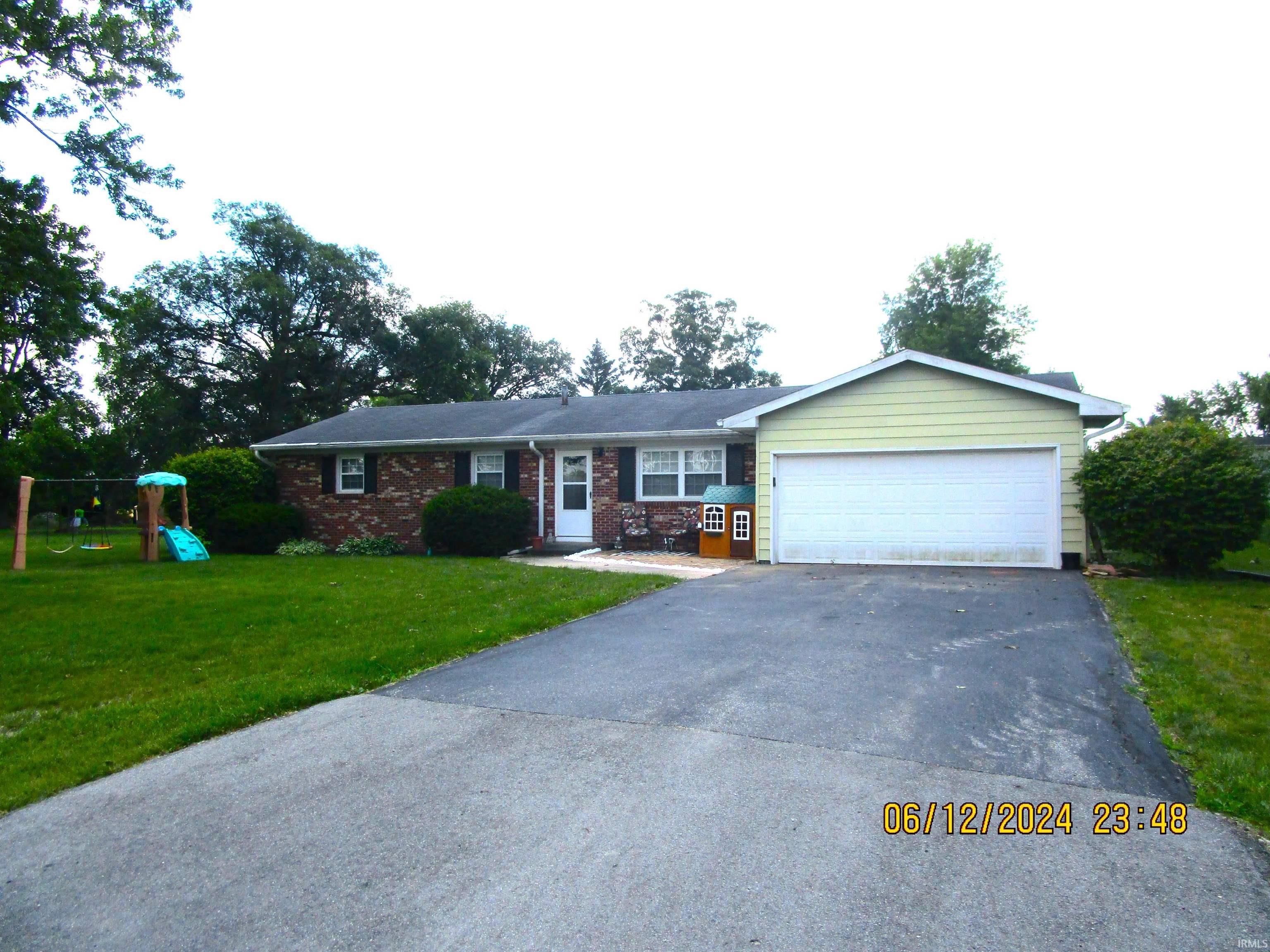 1018 West Oakdene Drive Decatur, IN 46733 - Photo 1 of 14 Gallery Image 1