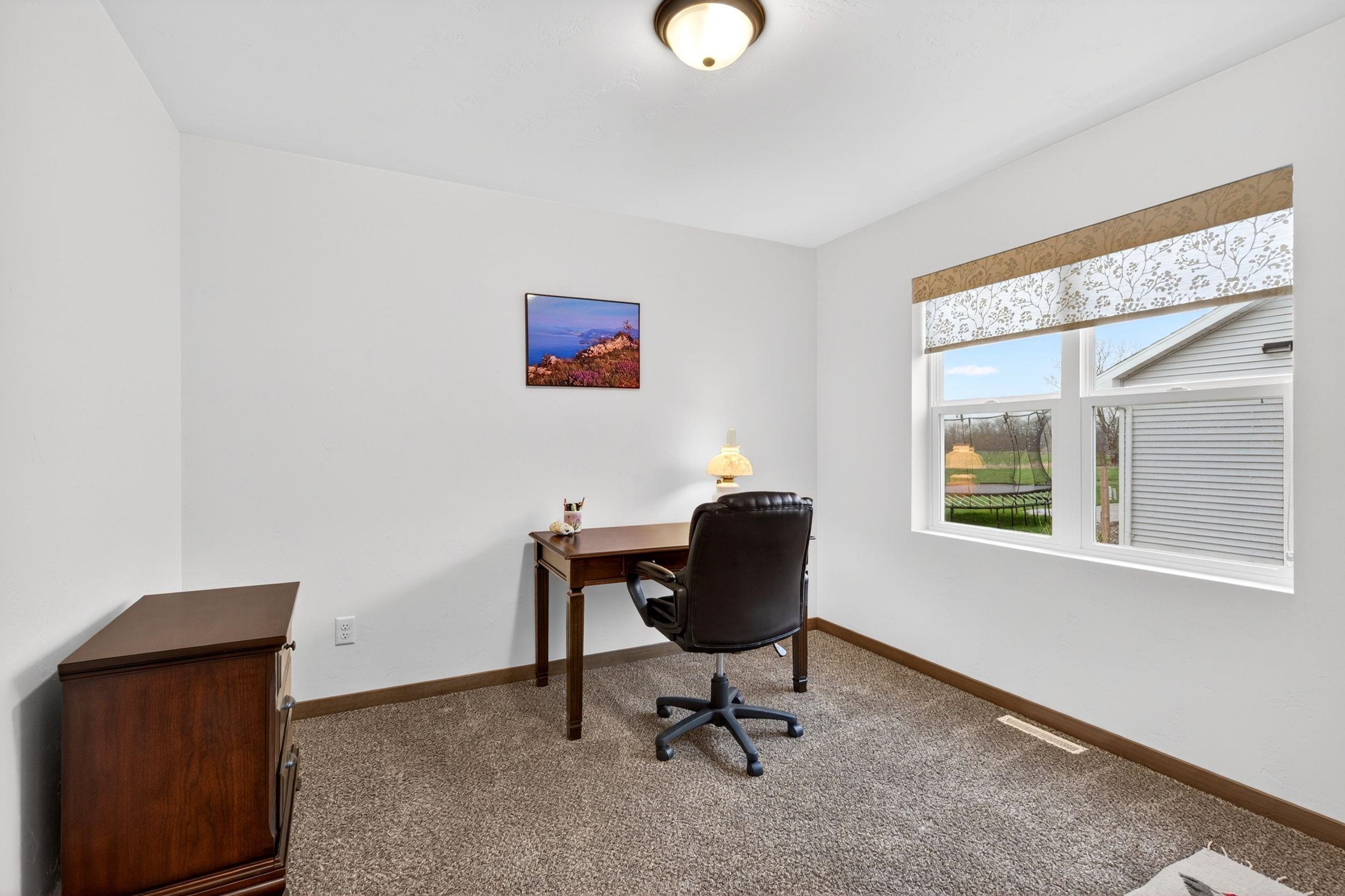 N9036 Papermaker Pass Menasha, WI 54952 - Photo 21 of 53