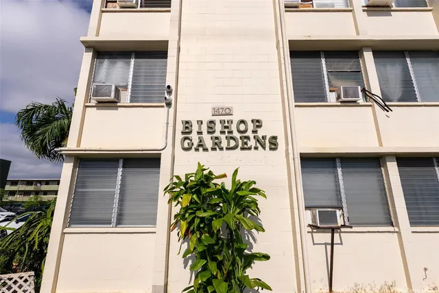 a large building with a lots of windows
