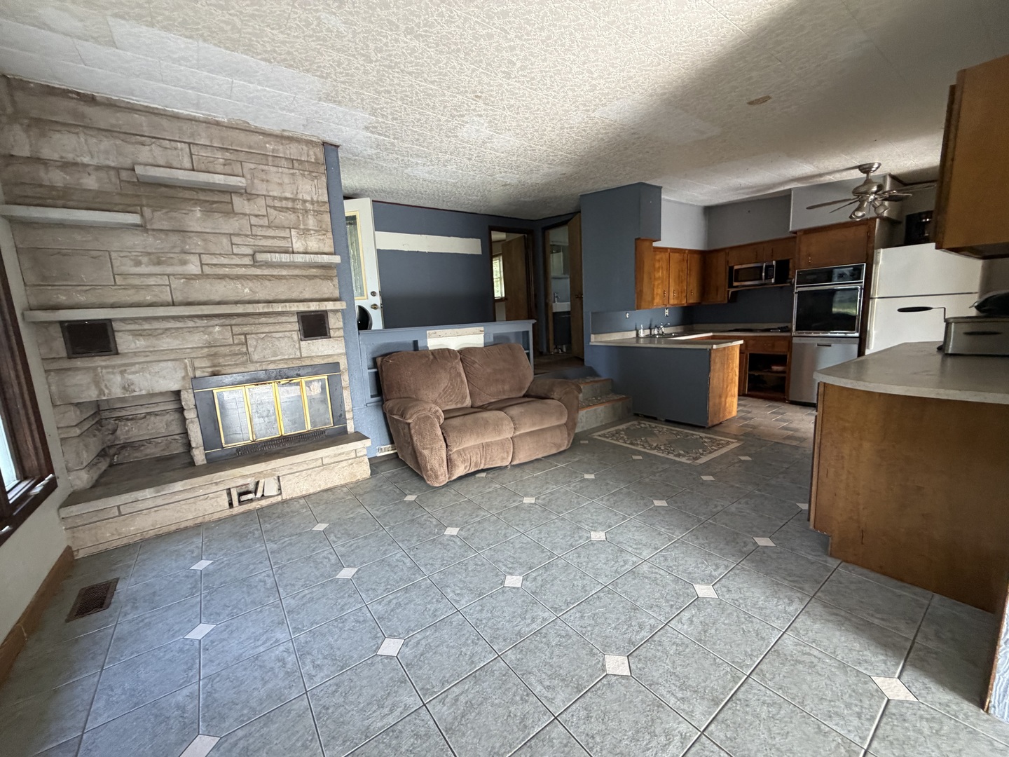 1708 Moonglow Road Centralia, IL 62801 - Photo 4 of 11