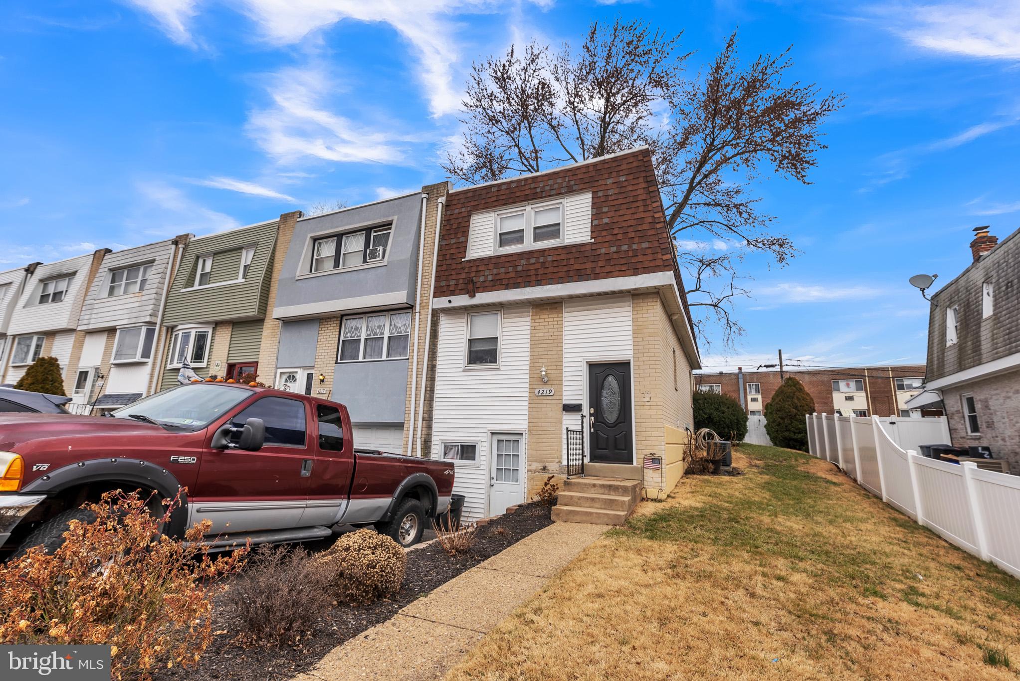 4219 Whiting Road Philadelphia, PA 19154 - Photo 1 of 28 Gallery Image 1