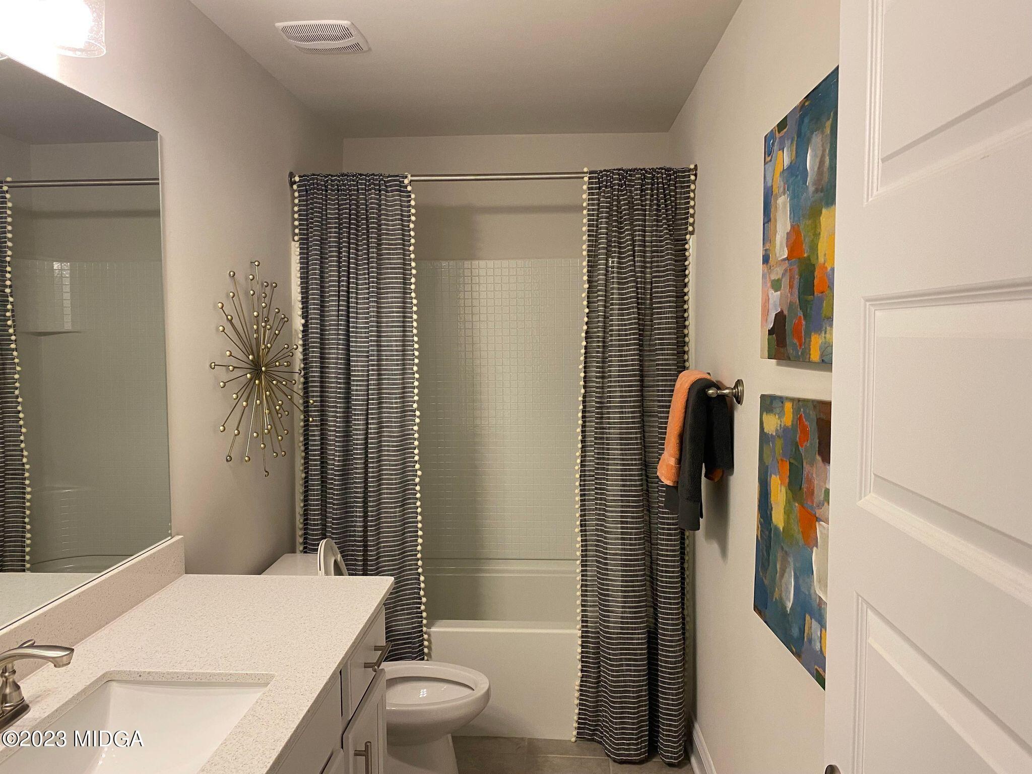 604 Britton Way, Unit 72 Macon, GA 31216 - Photo 2 of 14 2604_bathroom2-1 - Copy - Copy (3) - Cop