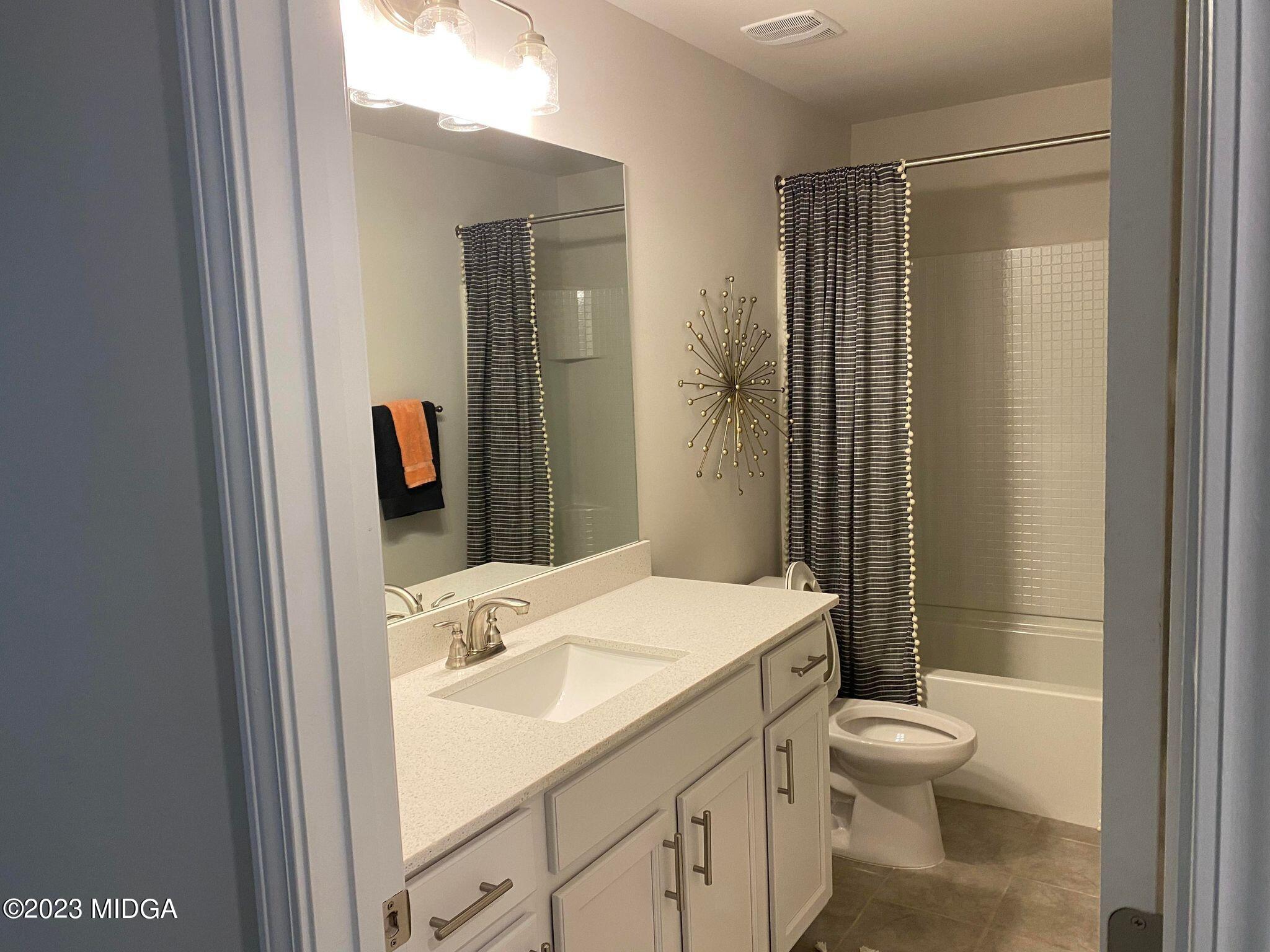 604 Britton Way, Unit 72 Macon, GA 31216 - Photo 3 of 14 2604_bathroom2-2 - Copy - Copy - Copy -