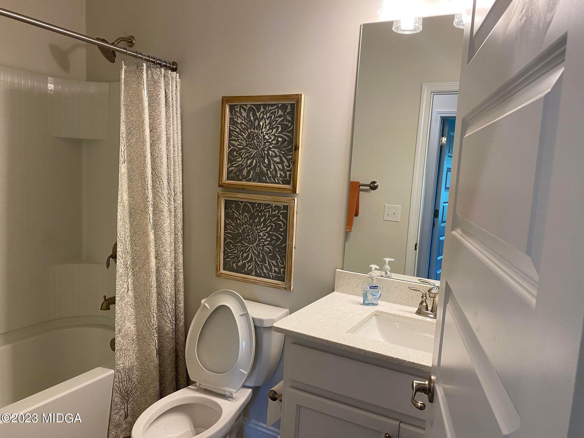 604 Britton Way, Unit 72 Macon, GA 31216 - Photo 4 of 14 2604_bathroom3-1 - Copy - Copy - Copy -