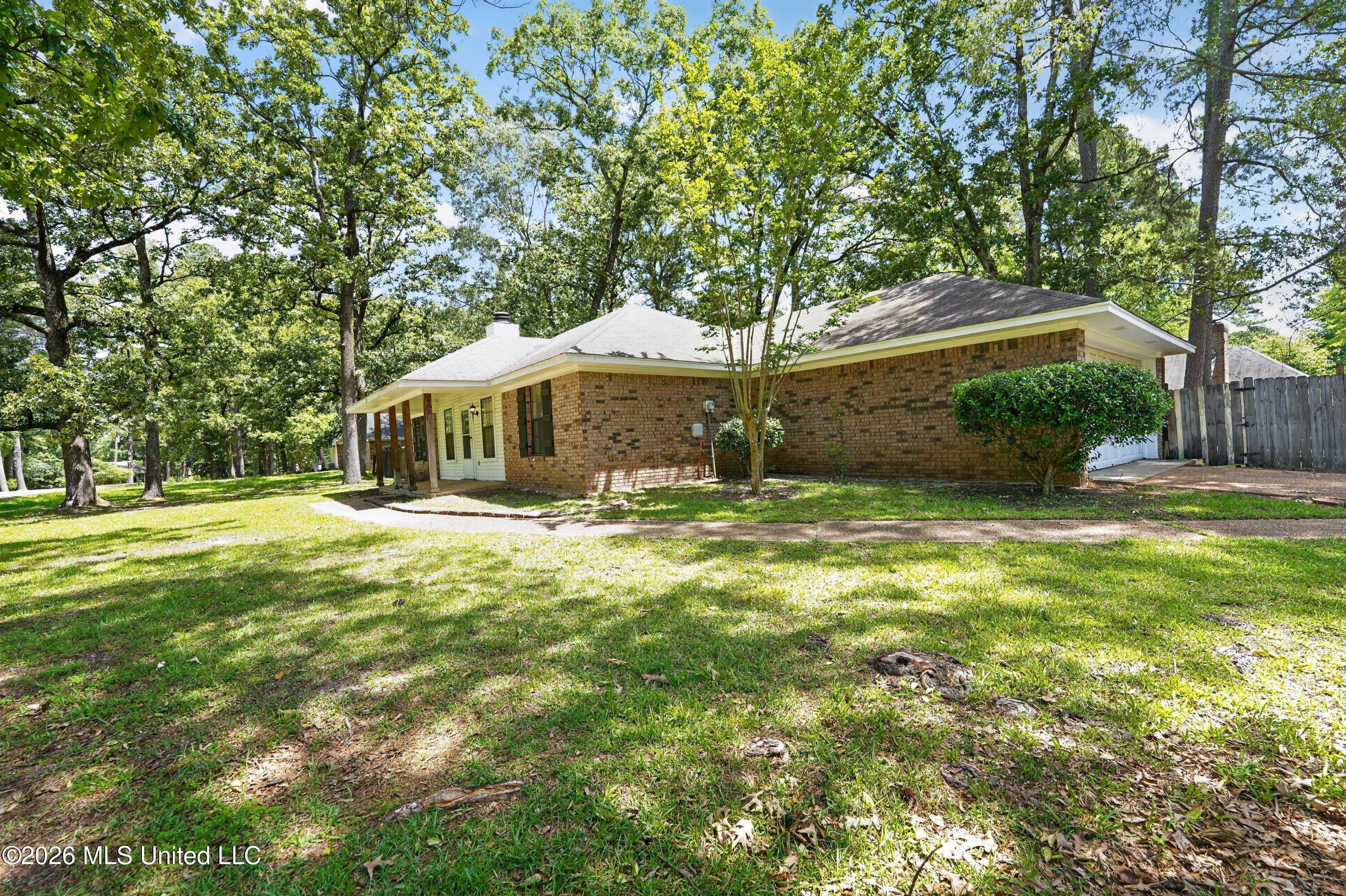 125 Brandy Run Road Brandon, MS 39047 - Photo 3 of 45 01_125_Brandy_Run_Rd_Brandon-Exterior-66