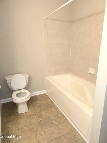 $279,900 | 305 Worthington Terrace, North Greenbush, NY 12198