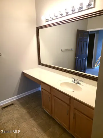 $279,900 | 305 Worthington Terrace, North Greenbush, NY 12198