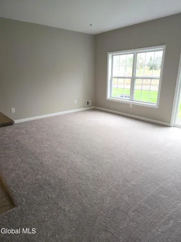 $279,900 | 305 Worthington Terrace, North Greenbush, NY 12198