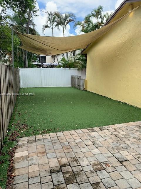 3490 Atlanta Street, Unit B Hollywood, FL 33021 - Photo 11 of 21 a view of a backyard