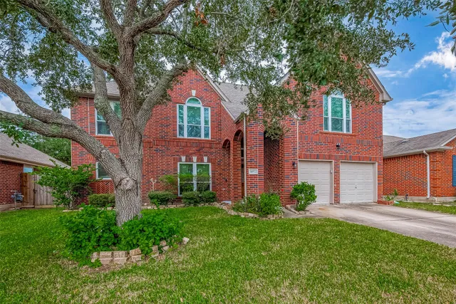 $380,000 | 16922 Echo Harbor, Friendswood, TX 77546