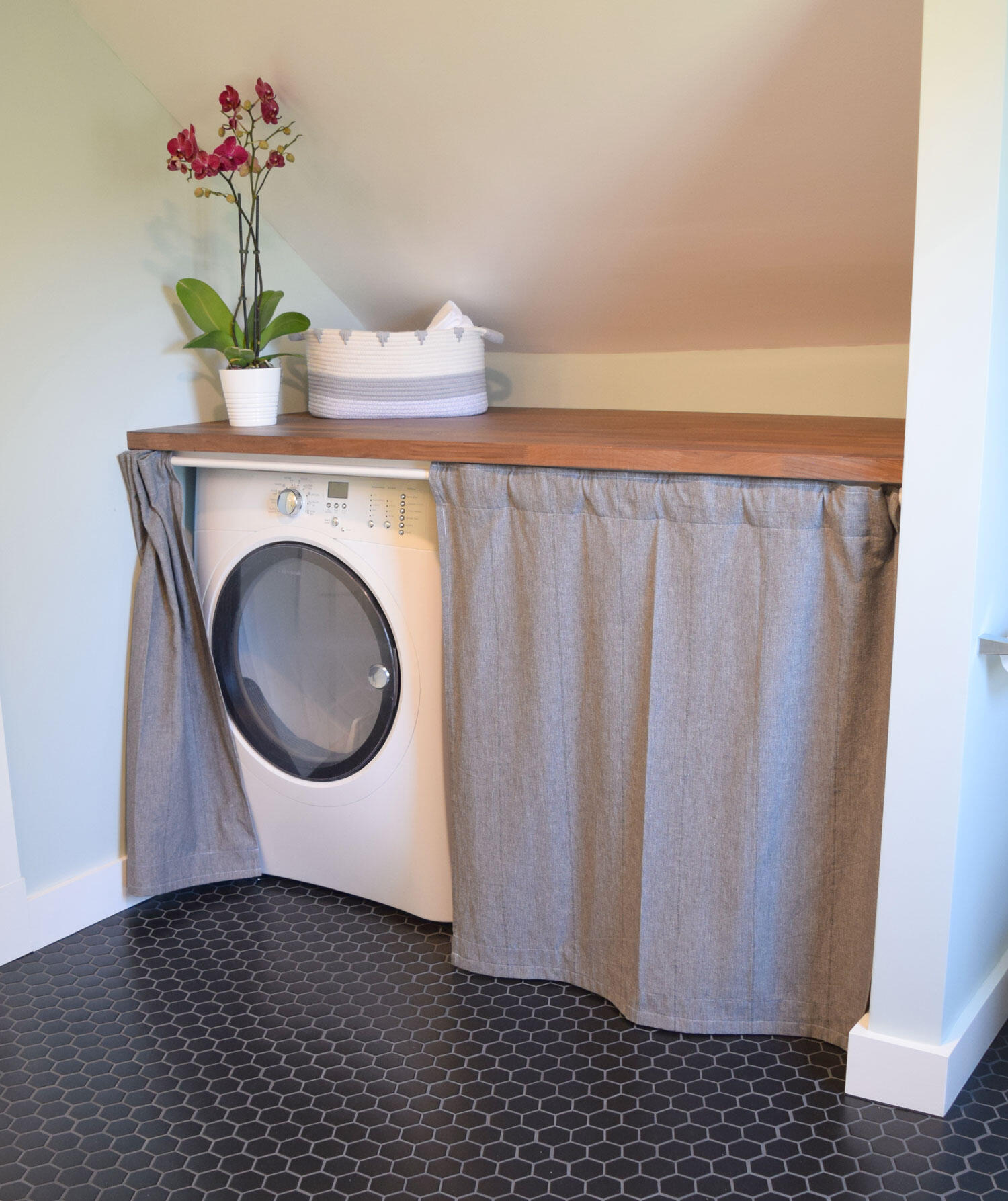 180 Main Street Cumberland Center, ME 04021 - Photo 49 of 55 laundryopen1