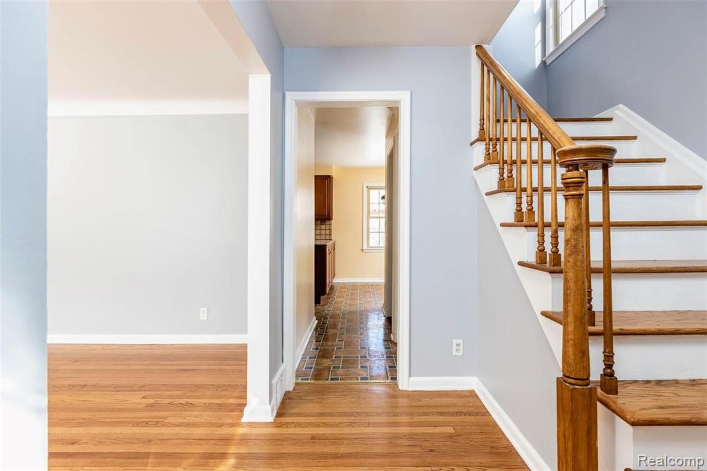 1442 Devonshire Road Grosse Pointe Park, MI 48230 - Photo 4 of 48