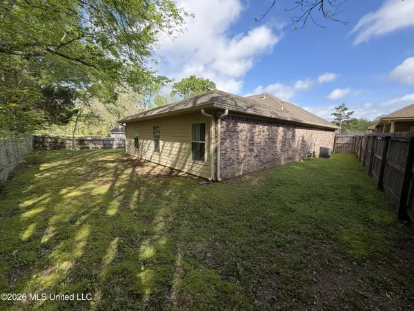 $1,900 | 101 Stapleton Drive, Canton, MS 39046