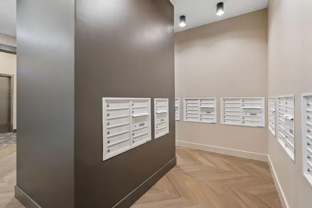 $4,042 | 470 Lexington Parkway South, Unit 518, St. Paul, MN 55105