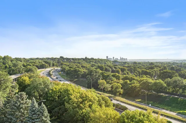 $4,042 | 470 Lexington Parkway South, Unit 518, St. Paul, MN 55105