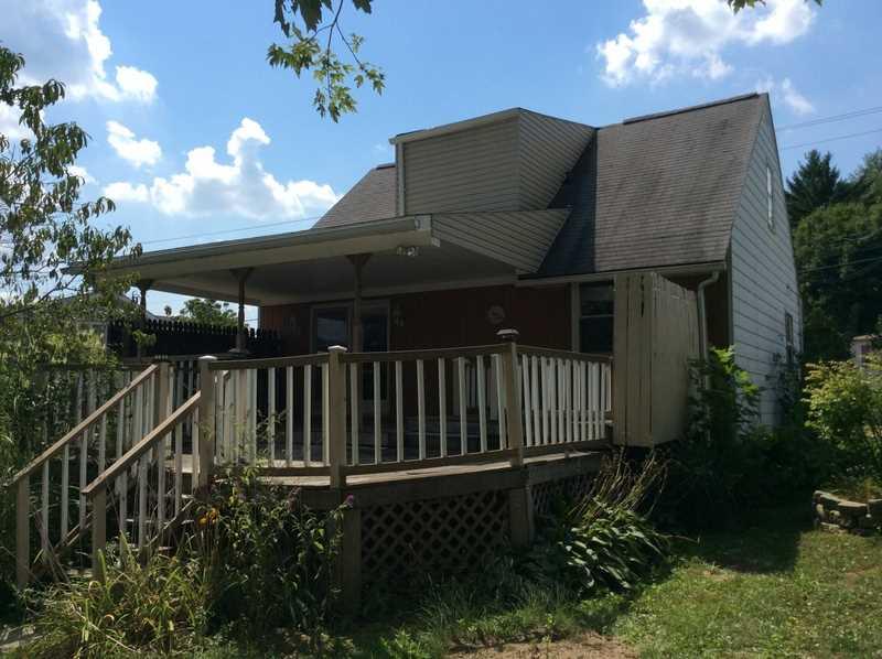 145 South Duffy Road Butler, PA 16001 - Photo 11 of 15 Exterior Back.