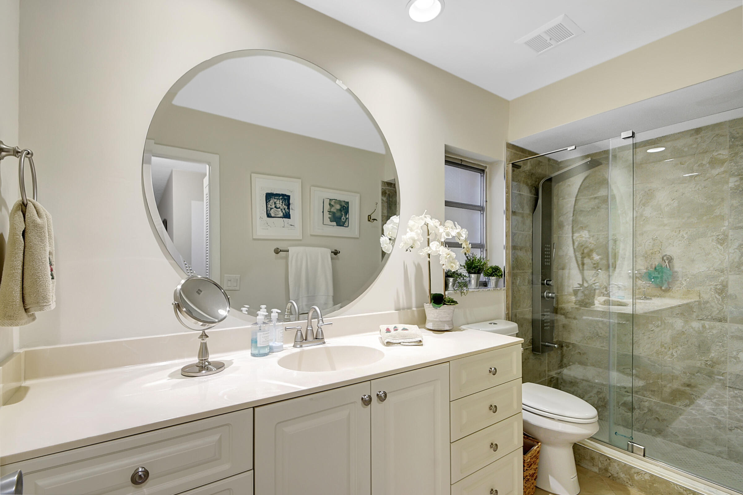 324 Orange Tree Drive, Unit 2 Atlantis, FL 33462 - Photo 17 of 67 Primary Bath